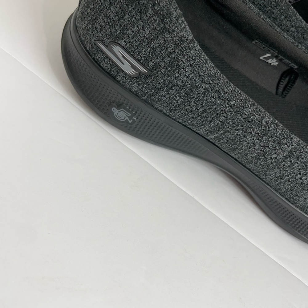 Skechers Women's Gray Flats - Picture 3 of 5